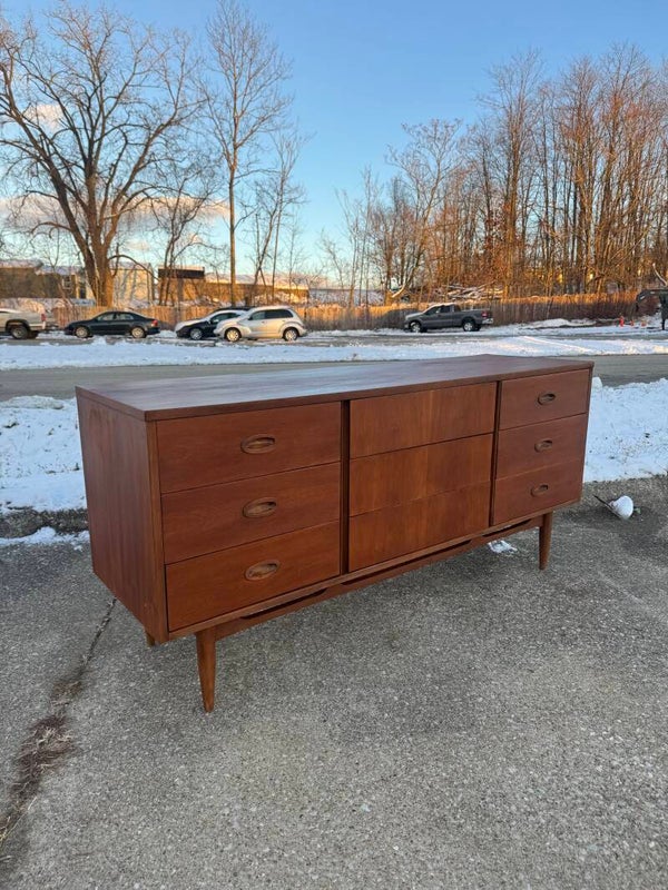 Mcm Long Dixie 9 Drawer Dresser