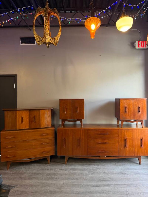 Mcm Young Manufacturing Bedroom Set