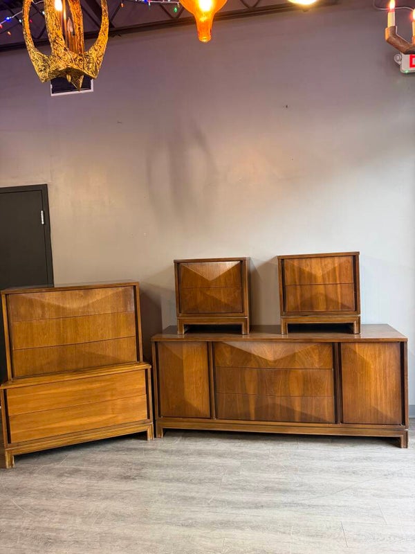 Mcm diamond front bedroom set