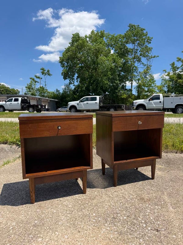 Mcm Nightstand Pair with drawer