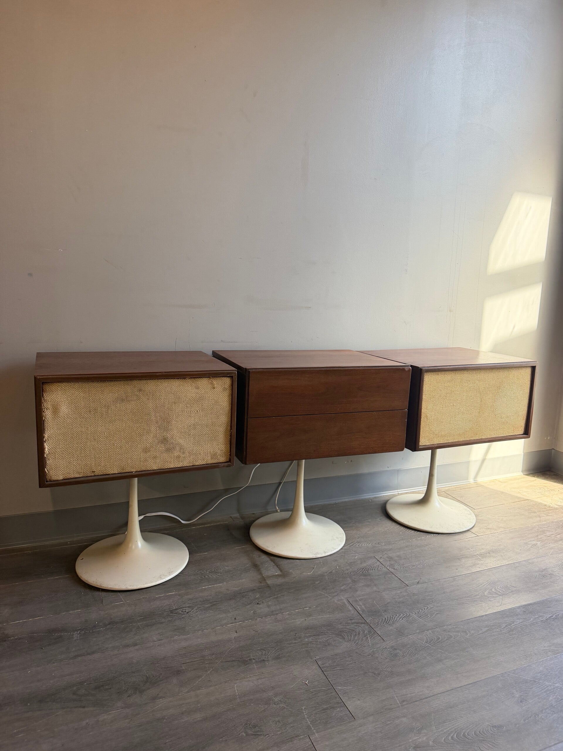 Mcm KHL Model 20 Plus Stereo System Tulip Base