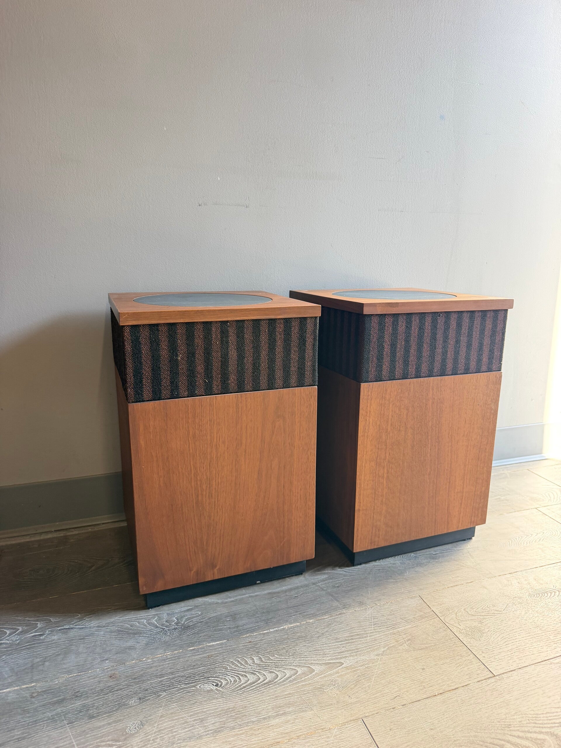 Vintage Harman Kardon speaker set