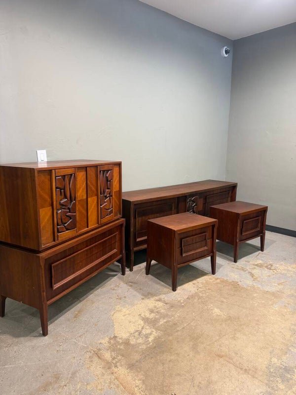 Mcm United Tiki bedroom set