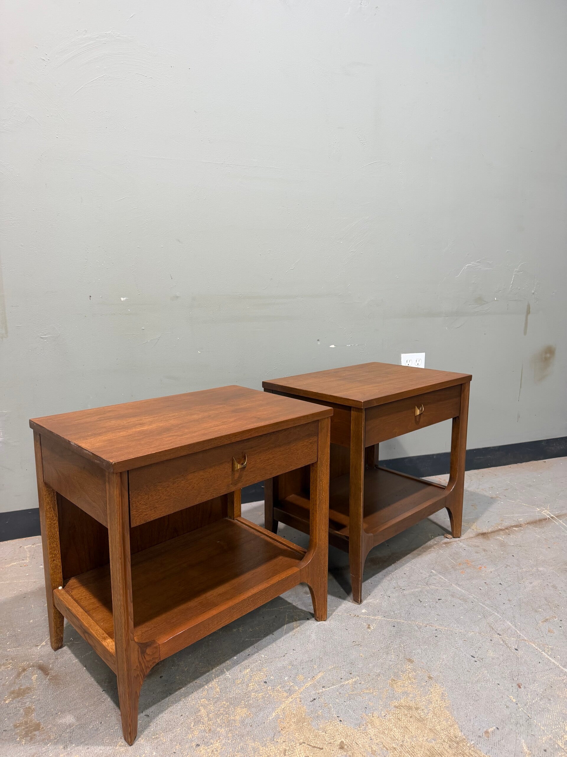 Mcm refinished Broyhill Brasilia nightstand pair
