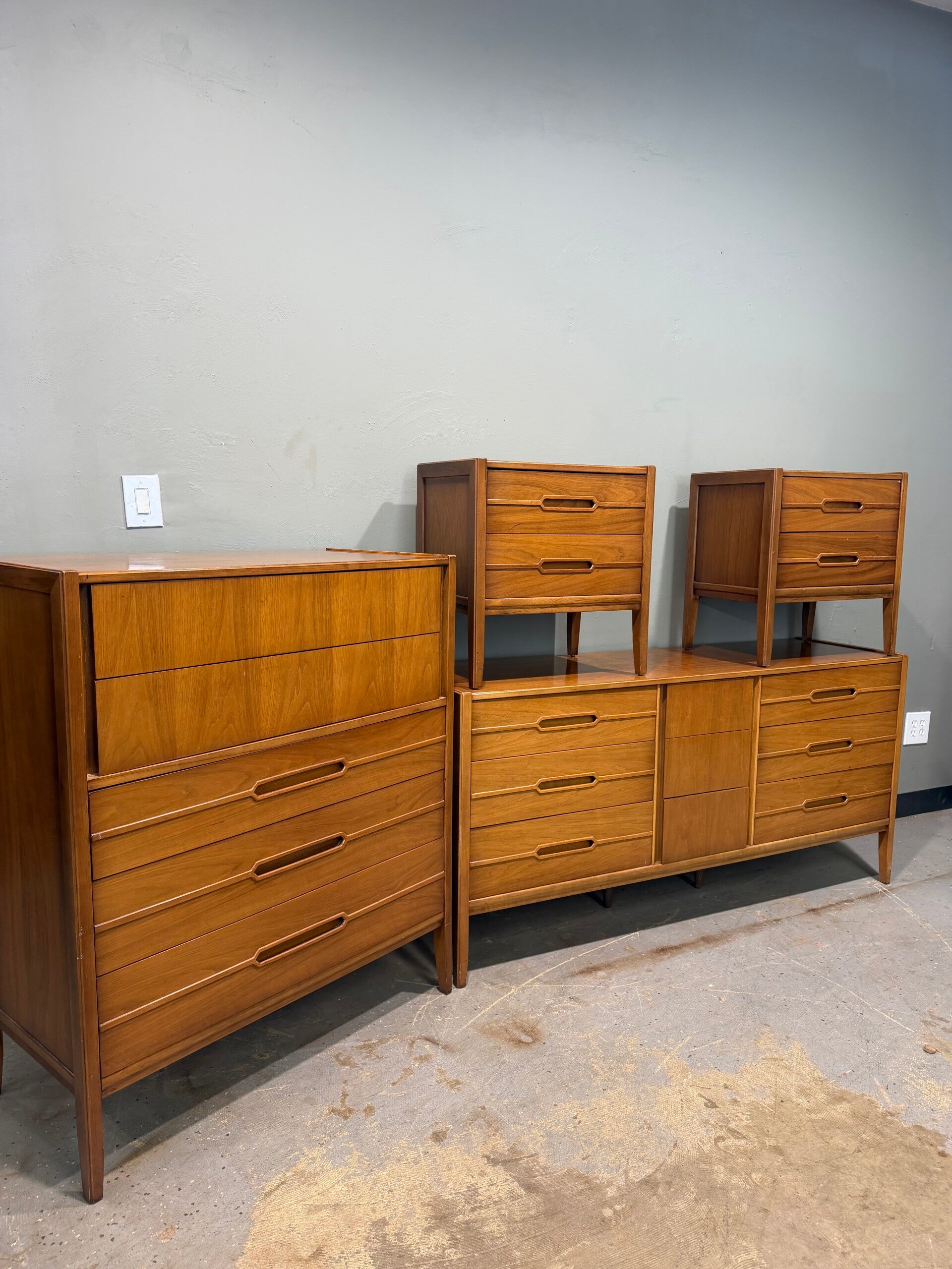 Mcm bedroom set
