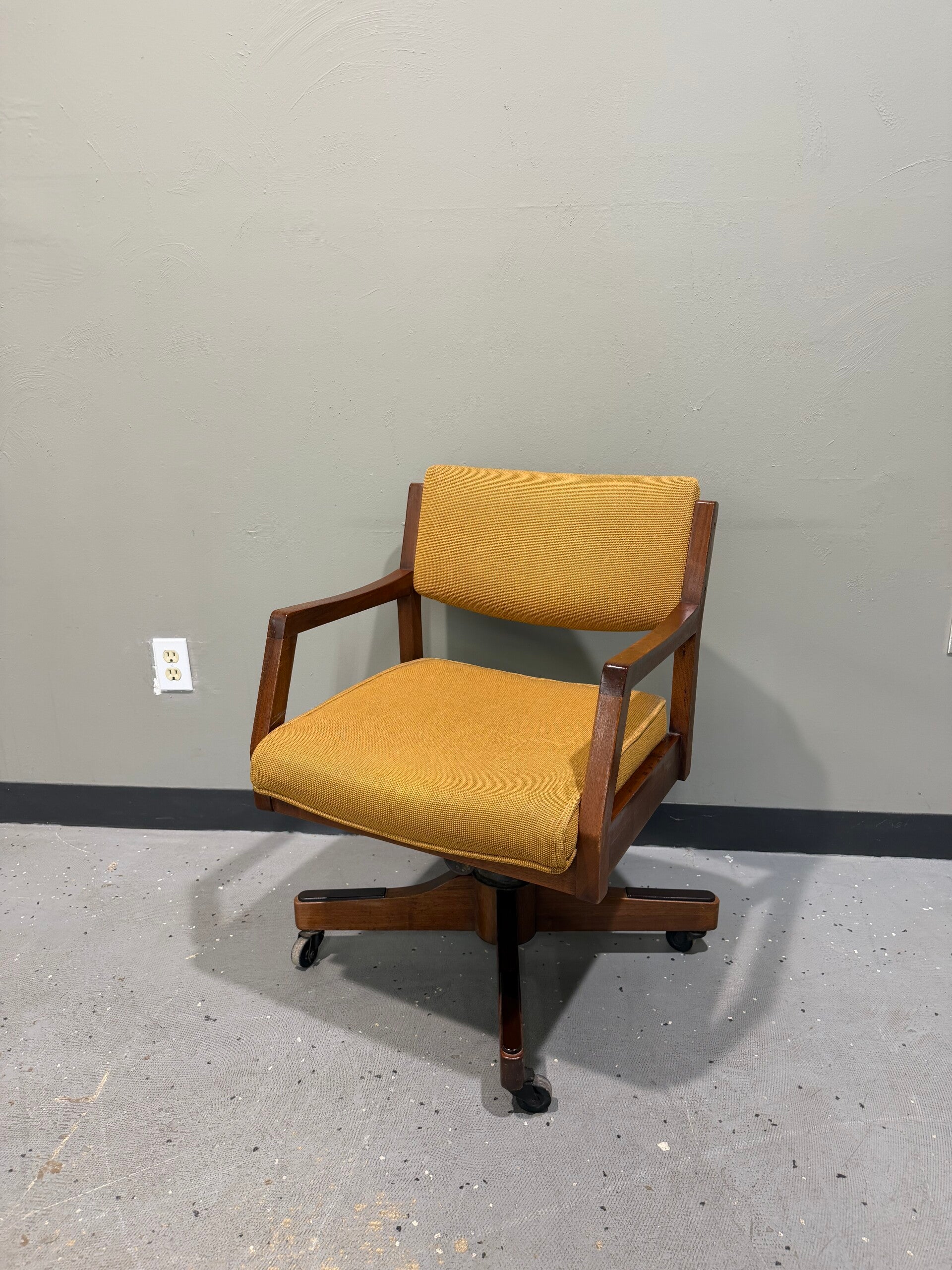 Mid Century Modern Office Chair
