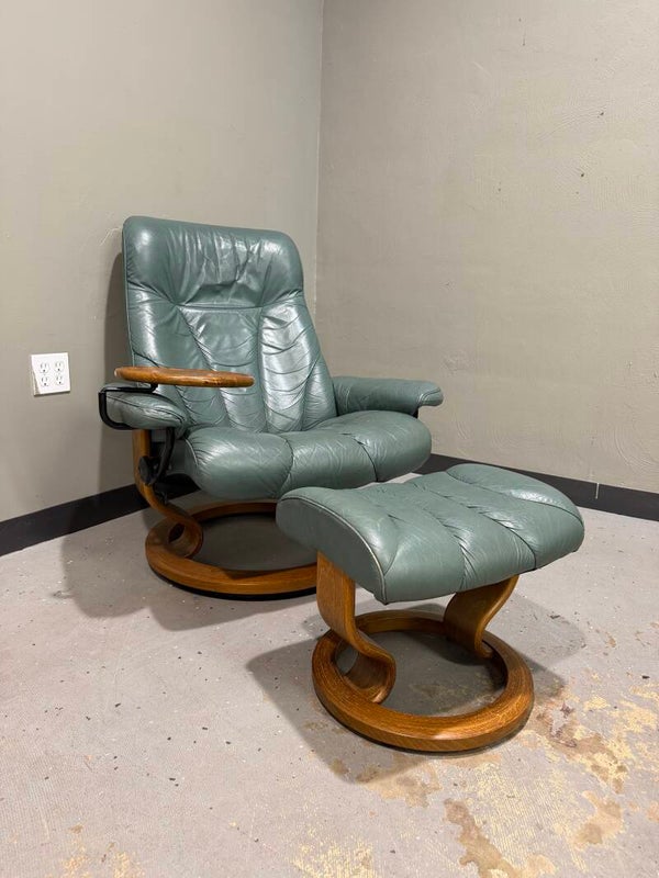 Mid Century Modern Stressless Chair and Ottoman with attached end table