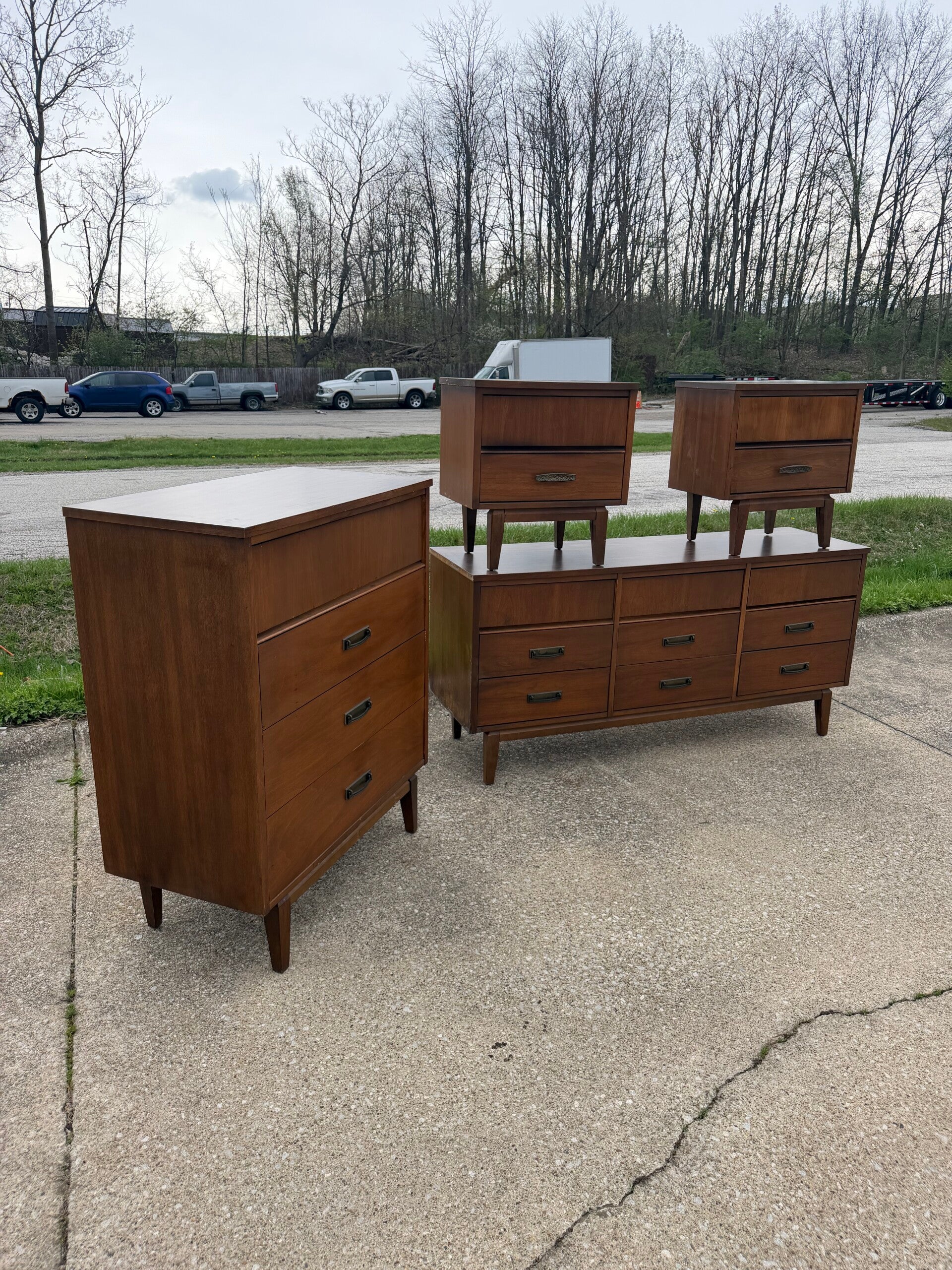 Mcm Bedroom Set