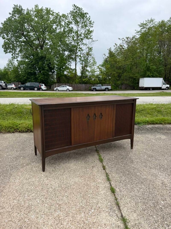 Mcm Record player