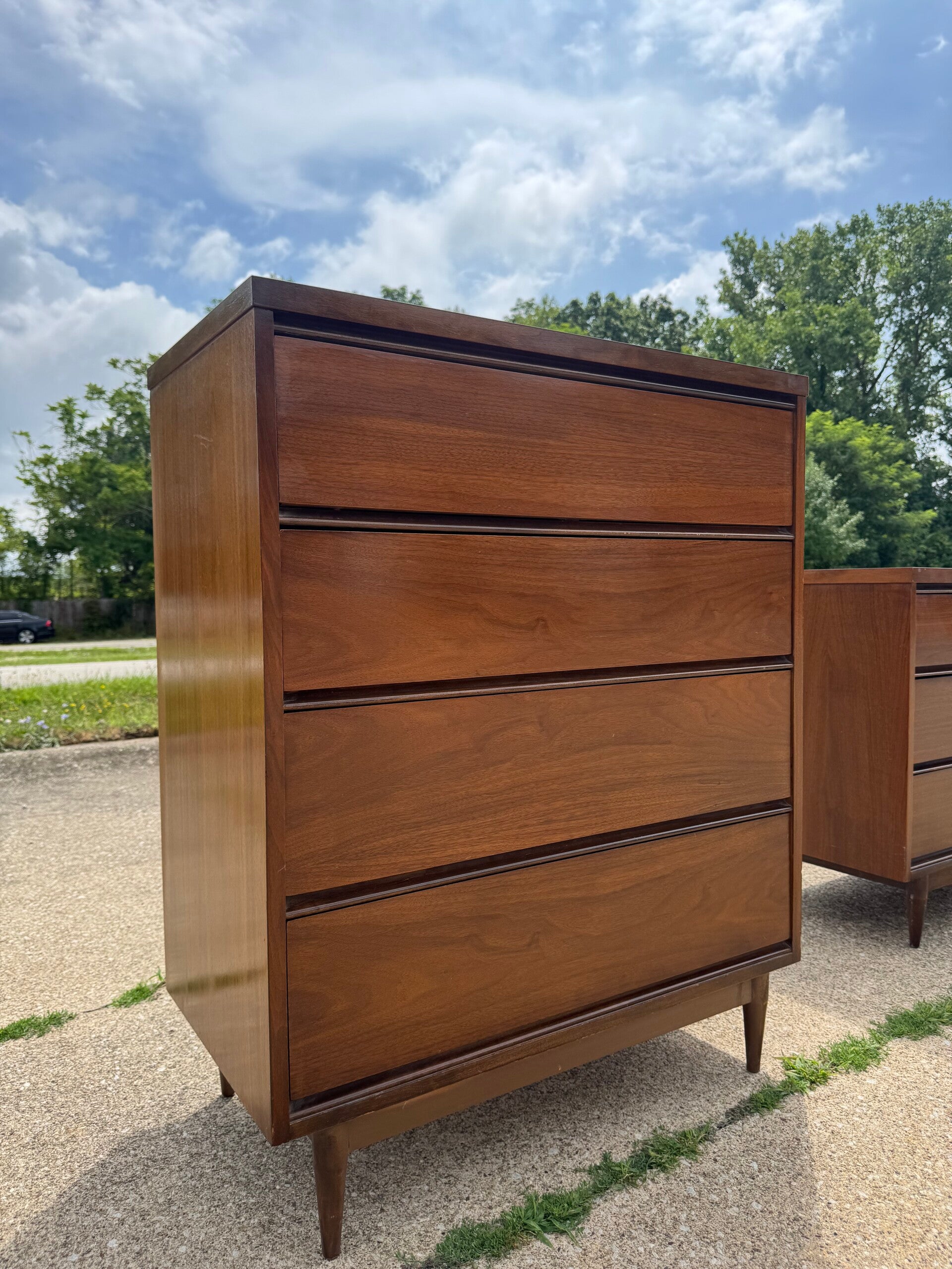 Mcm Tall dresser 4 drawer