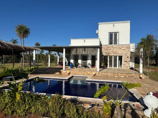🌿 Exklusives zweistöckiges Haus mit 1,5 Hektar Natur, Pool und Dachterrasse – Piribebuy, Paraguay 🇵🇾