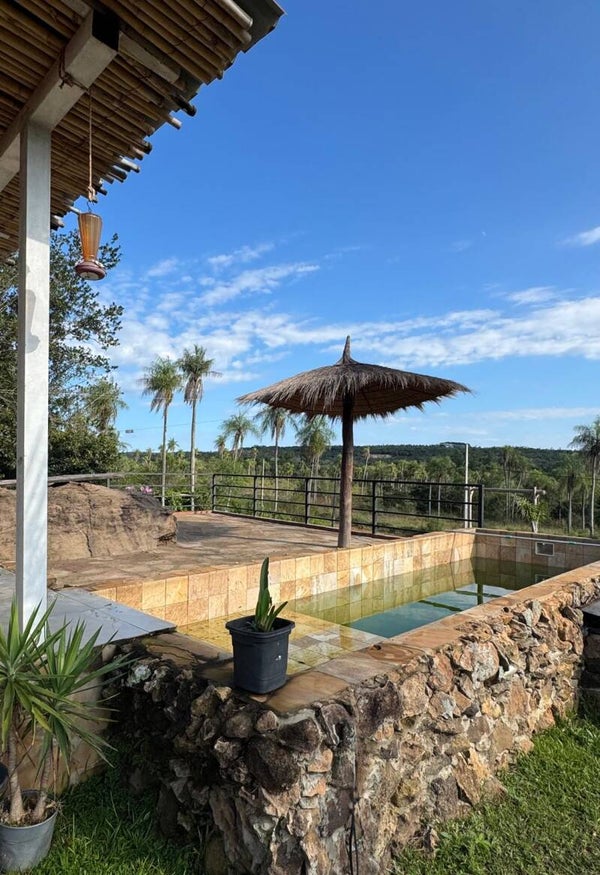 Charmantes Anwesen in Piribebuy – großzügiges Grundstück mit Haus, Quincho und Pool - im Las Piedras