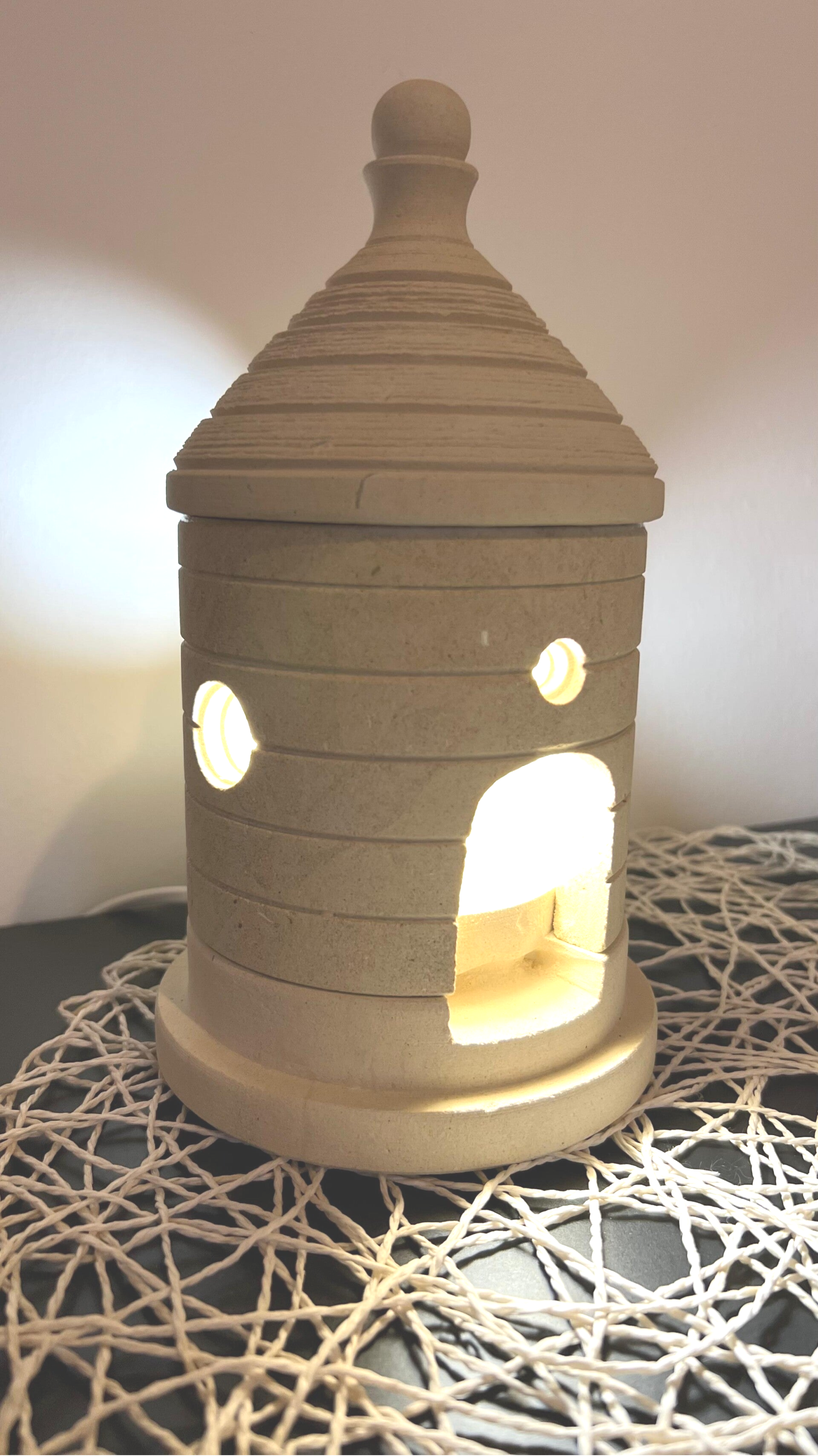 Lampada Artigianale in Pietra Leccese – Trullo Pugliese