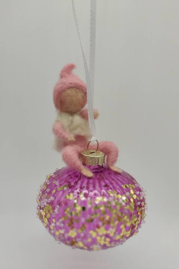 Rosa Glaskugel mit Zwerg