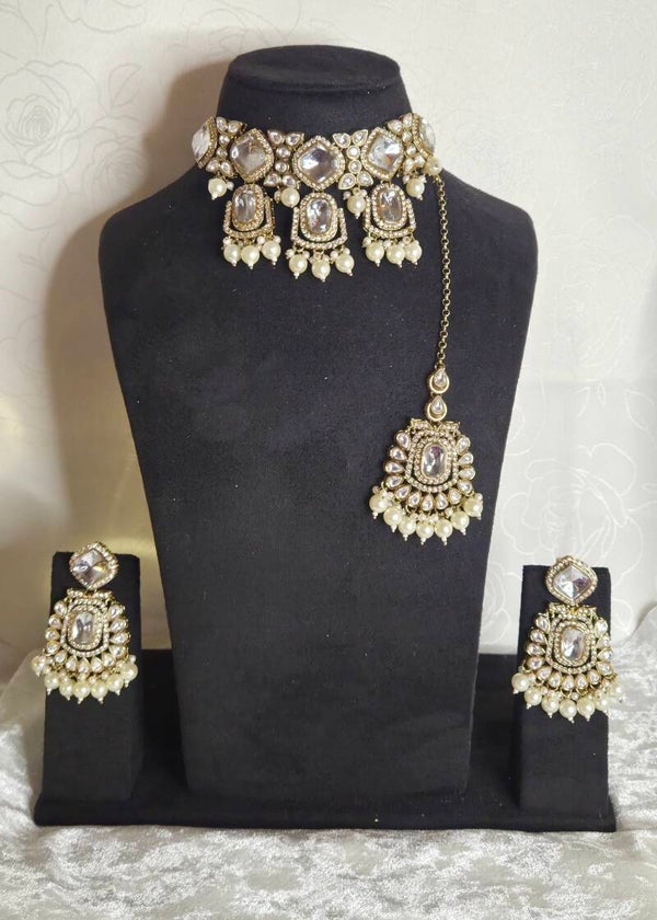 Shanaya kundan set - Gold White