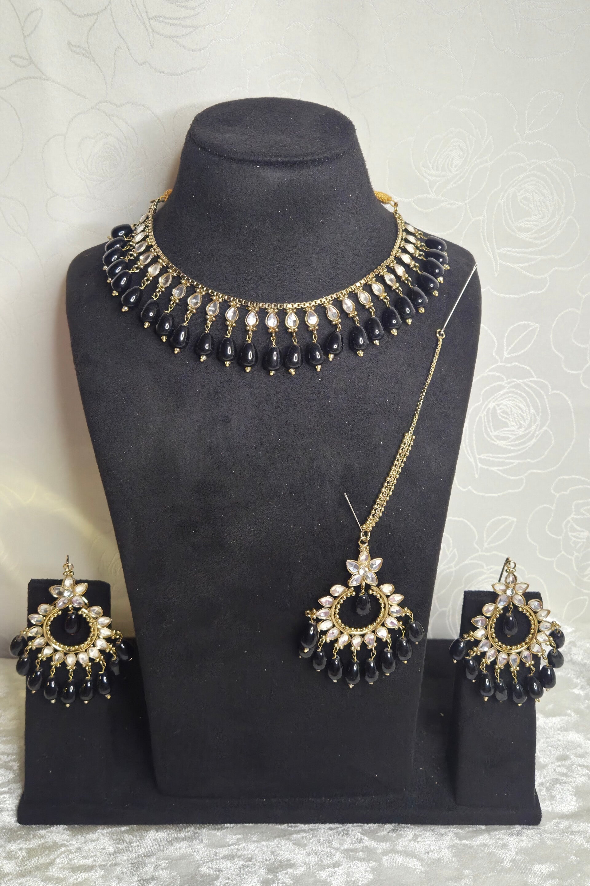 Radhika set - Black