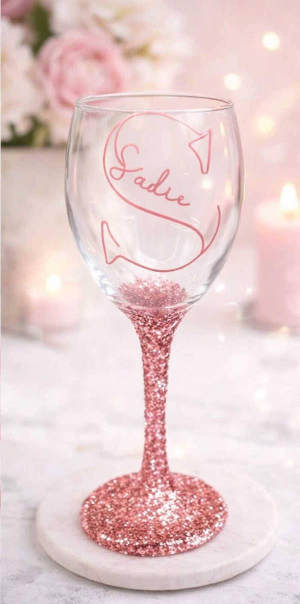 Personalised Glitter Wine Glass – Custom Name or Number – Hand-Decorated Sparkly Stemmed Glass