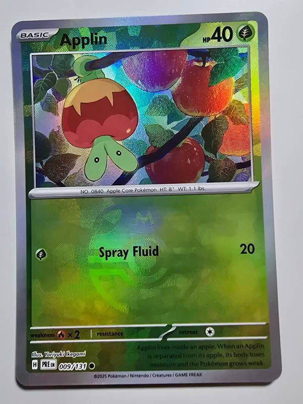 APPLIN (PRISMATIC EVOLUTIONS 009/131) (MASTER BALL HOLO) (POKÉMON) (TRADING CARD)