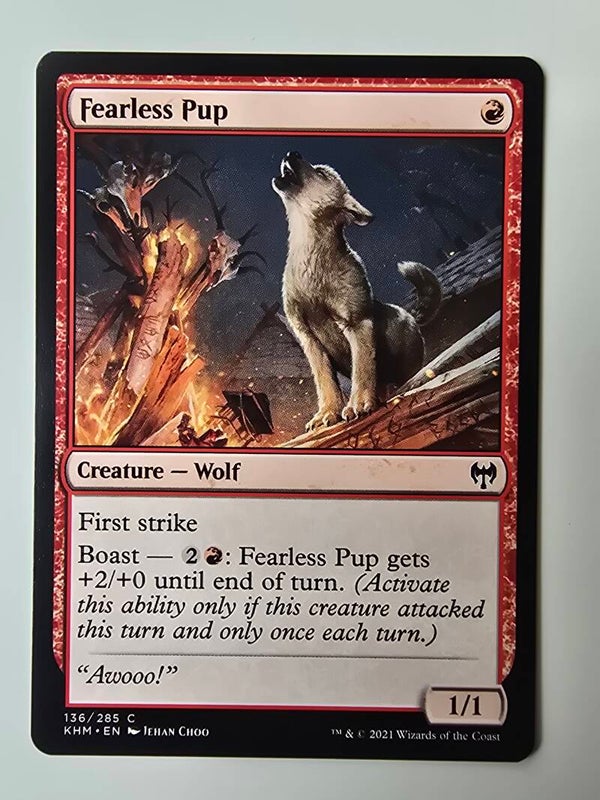 FEARLESS PUP (KHM) (136/285 C) (MTG) (TRADING CARD)