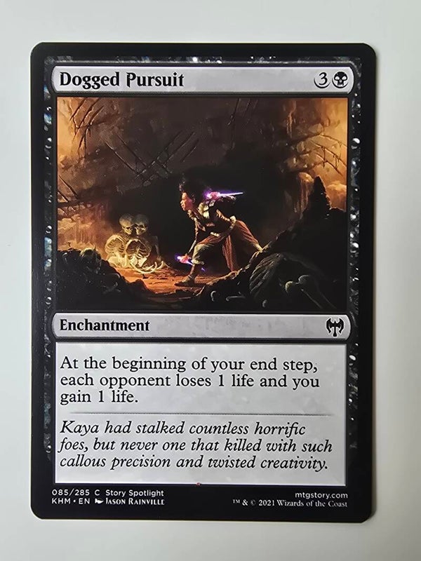 DOGGED PURSUIT (KHM) (085/285 C) (MTG) (TRADING CARD)