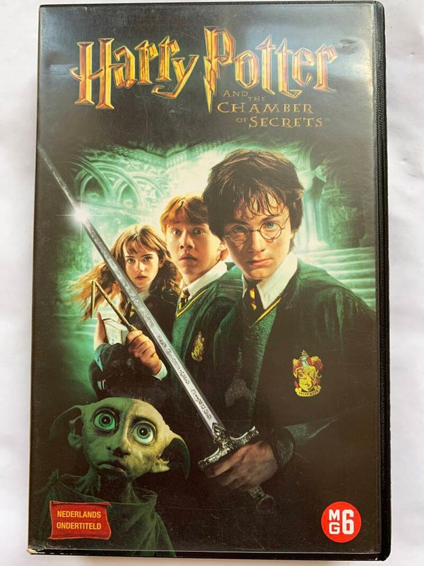 HARRY POTTER AND THE CHAMBER OF SECRETS (VHS)