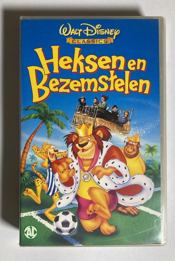 BEDKNOBS AND BROOMSTICKS (VHS)