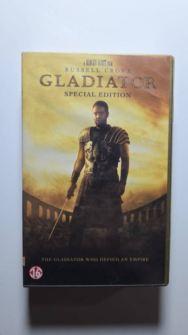 GLADIATOR (VHS)