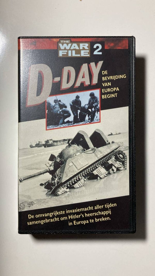D-DAY: DE BEVRIJDING VAN EUROPA BEGINT (THE WAR FILE SERIES 2) (VHS)