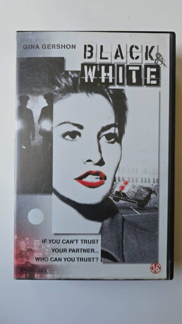 BLACK AND WHITE (EX RENTAL) (VHS)