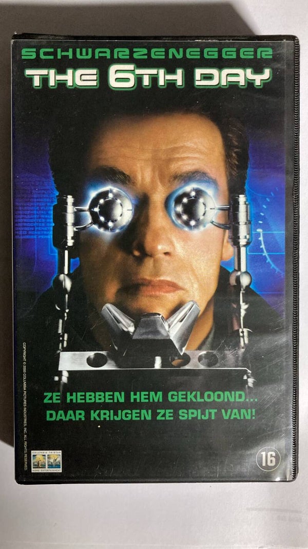 THE 6TH DAY (VHS)