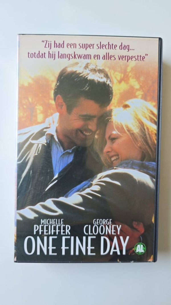 ONE FINE DAY (VHS)