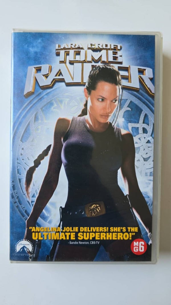 LARA CROFT TOMB RAIDER (VHS)