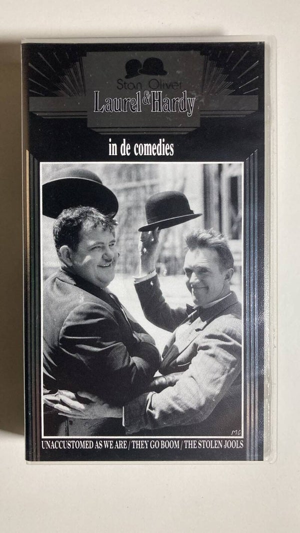 LAUREL & HARDY IN DE COMEDIES: UNACCUSTOMED AS WE ARE / THEY GO BOOM / THE STOLEN JOOLS (IN SEAL) (VHS)