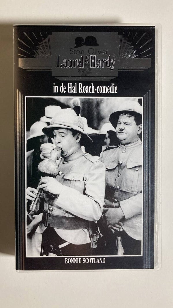 LAUREL & HARDY IN DE HAL ROACH-COMEDIE: BONNIE SCOTLAND (IN SEAL) (VHS)