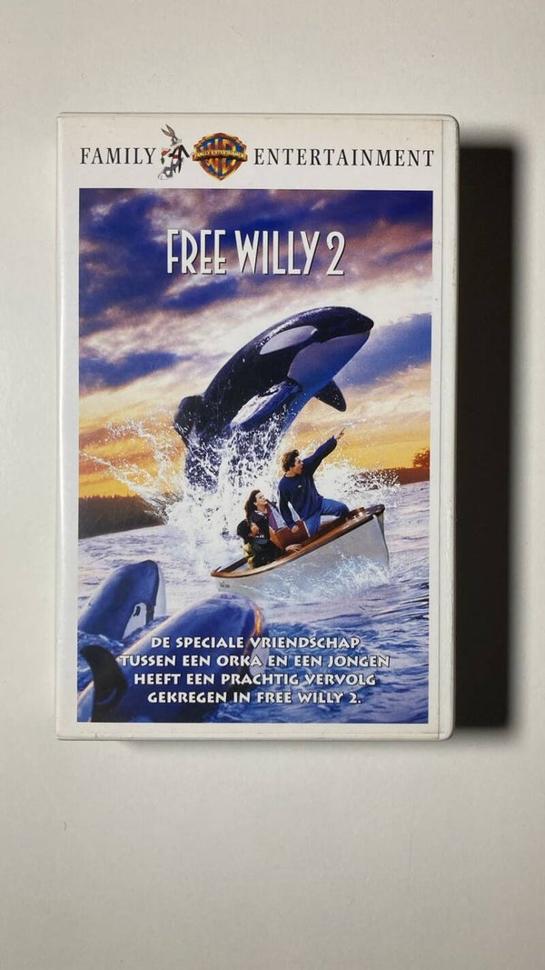 FREE WILLY 2: THE ADVENTURE HOME (VHS)