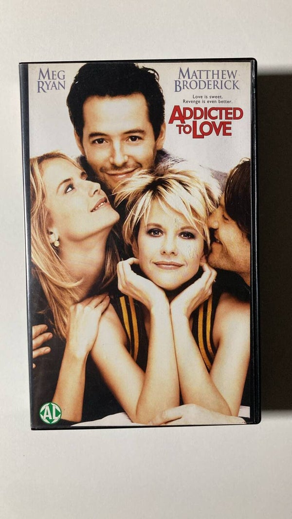 ADDICTED TO LOVE (VHS)