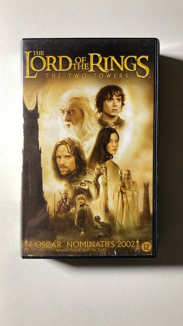 THE LORD OF THE RINGS THE TWO TOWERS (VHS)