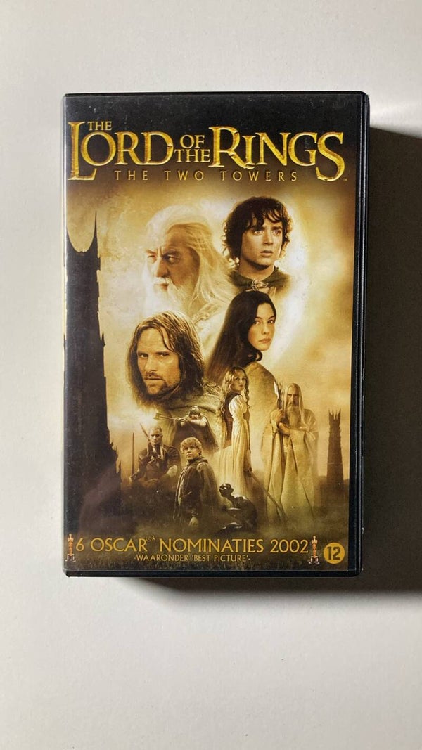 THE LORD OF THE RINGS THE TWO TOWERS (VHS)