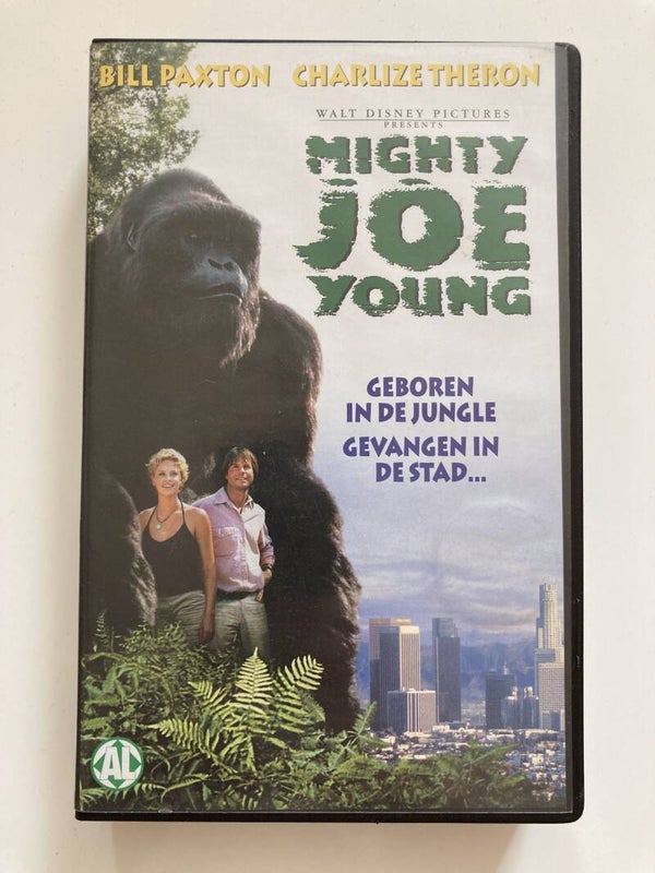 MIGHTY JOE YOUNG (VHS)