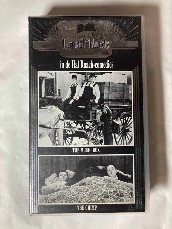 LAUREL & HARDY IN DE HAL ROACH-COMEDIES THE MUSIC BOX THE CHIMP (VHS)