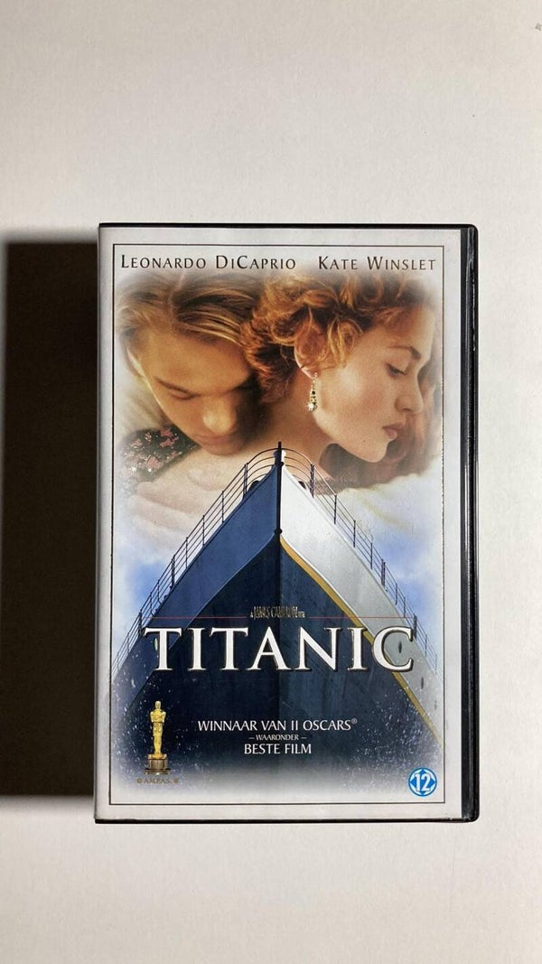 TITANIC (VHS)