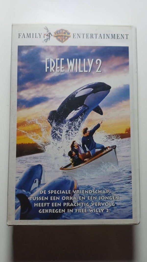 FREE WILLY 2: THE ADVENTURE HOME (VHS)
