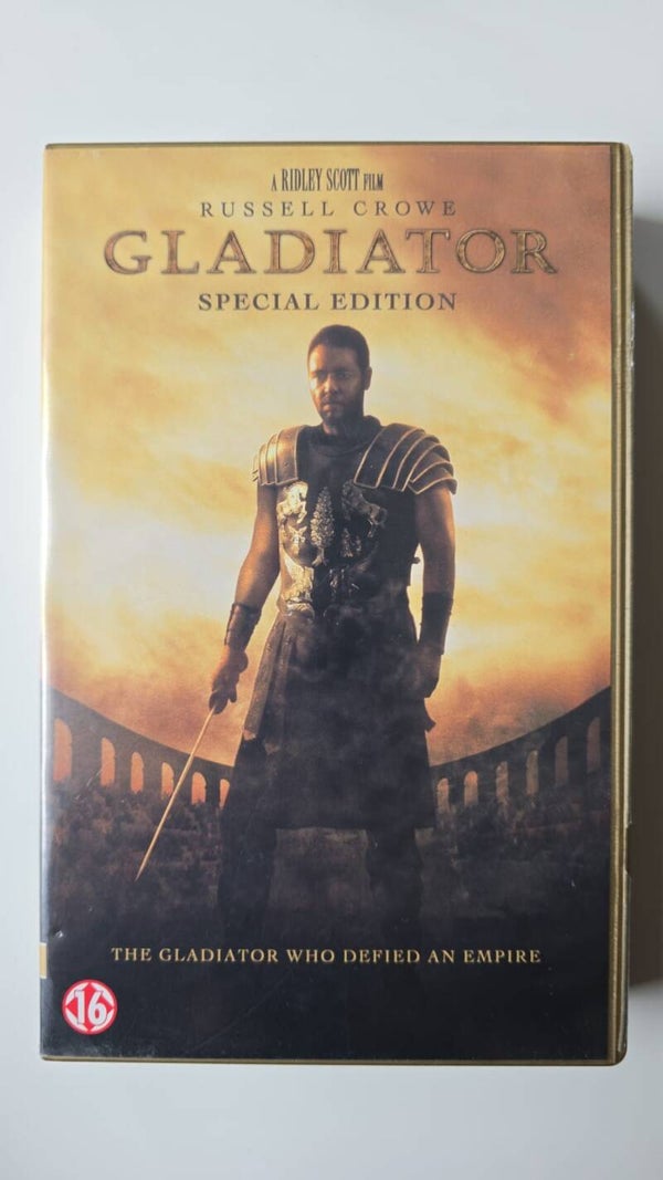 GLADIATOR (VHS)