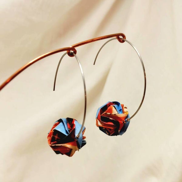 BOUCLES D'OREILLE en Origami « BOULE » sur créole 100% fait-main