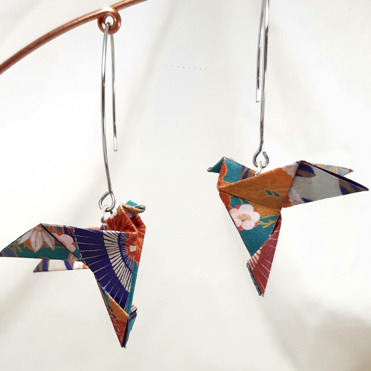 Boucles D'oreilles Papier Origami Colombe Couleur Moutarde - The Cocotte, Neuf Avec étiquettes
