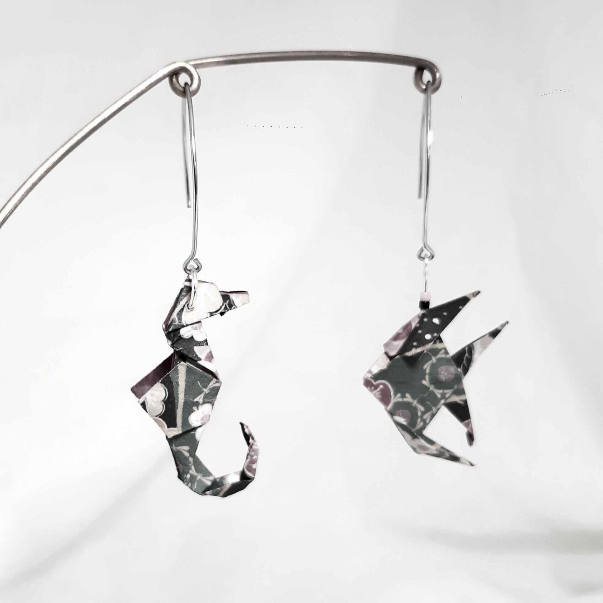 BOUCLES D’OREILLES asymétrique en Origami « HIPPO & POISSON » personnalisées