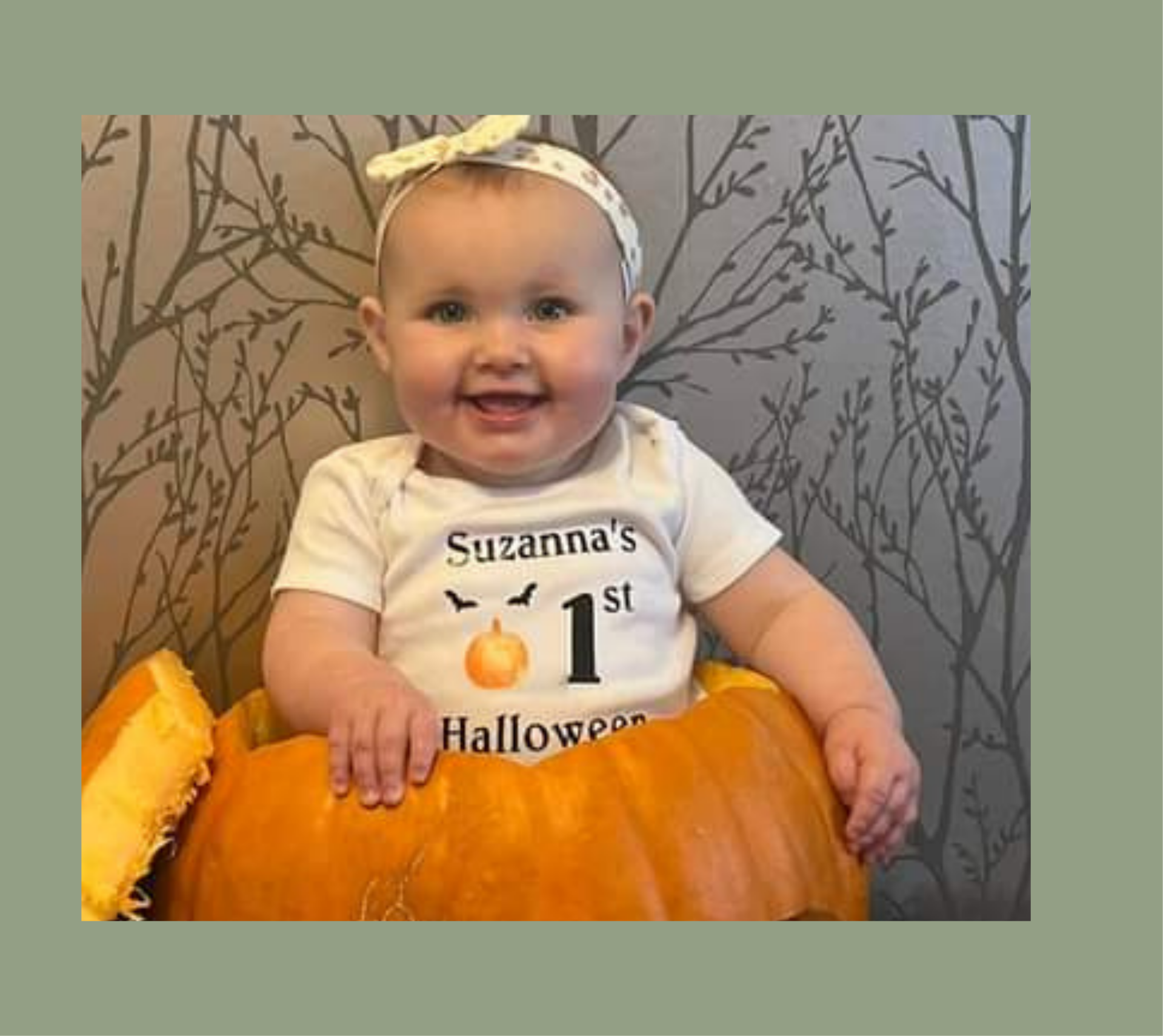 first halloween baby vest. Personalise with name. up to size 12-18 moths