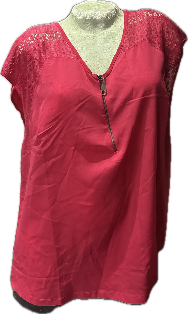 T-Shirt van Aproductz  - Maat : 48