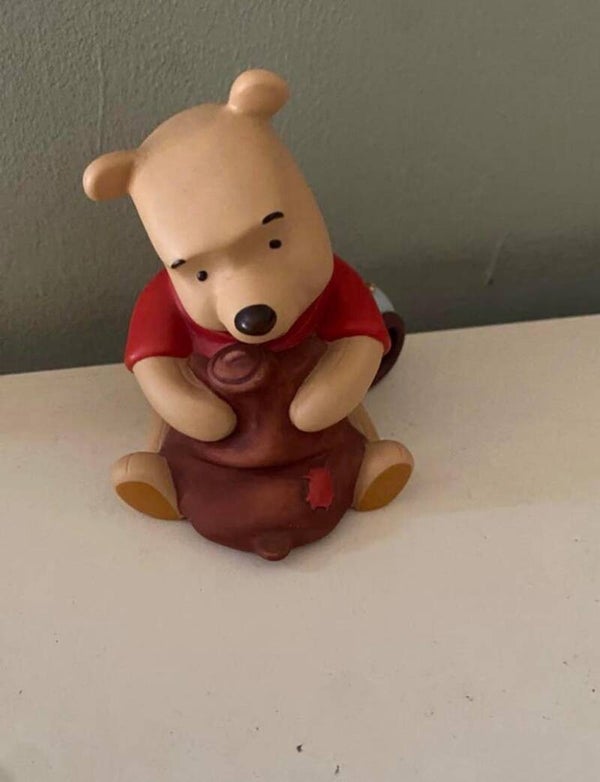 Winnie de Poeh Beeldje met Honingpot - Disney Figuur