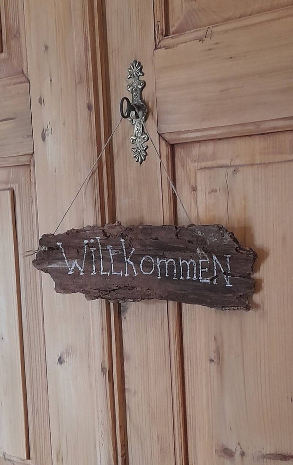 Baumrinde Schild mit Text